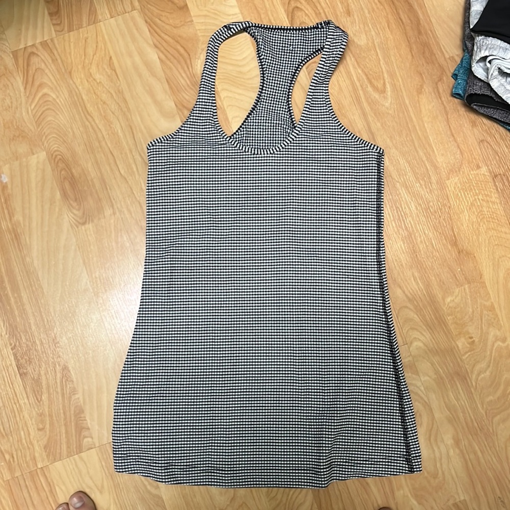 Lululemon cool racerback tank top - size 6